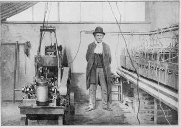 Marcellin Berthelot (1827-1907) dans son laboratoire à Meudon (Yvelines)